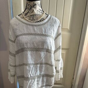J Jill loves Linen woman’s tunic top! Size M